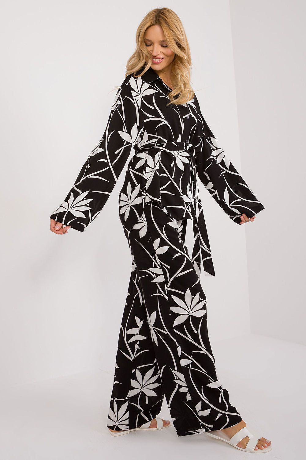 L`ensemble chemise et pantalon