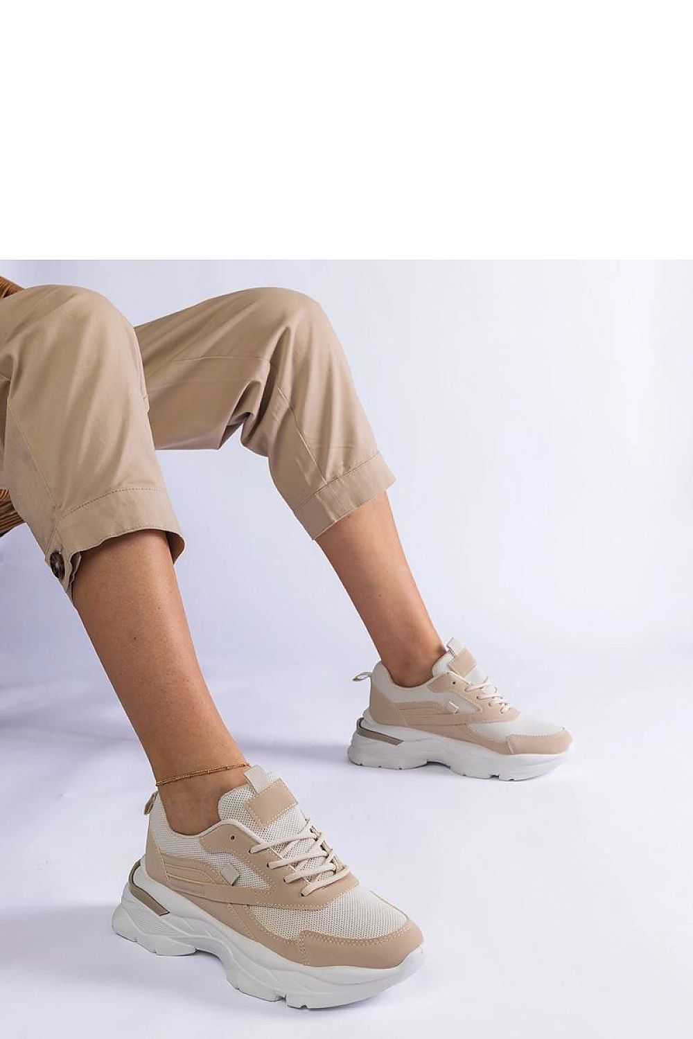 Baskets model 207133 Solea