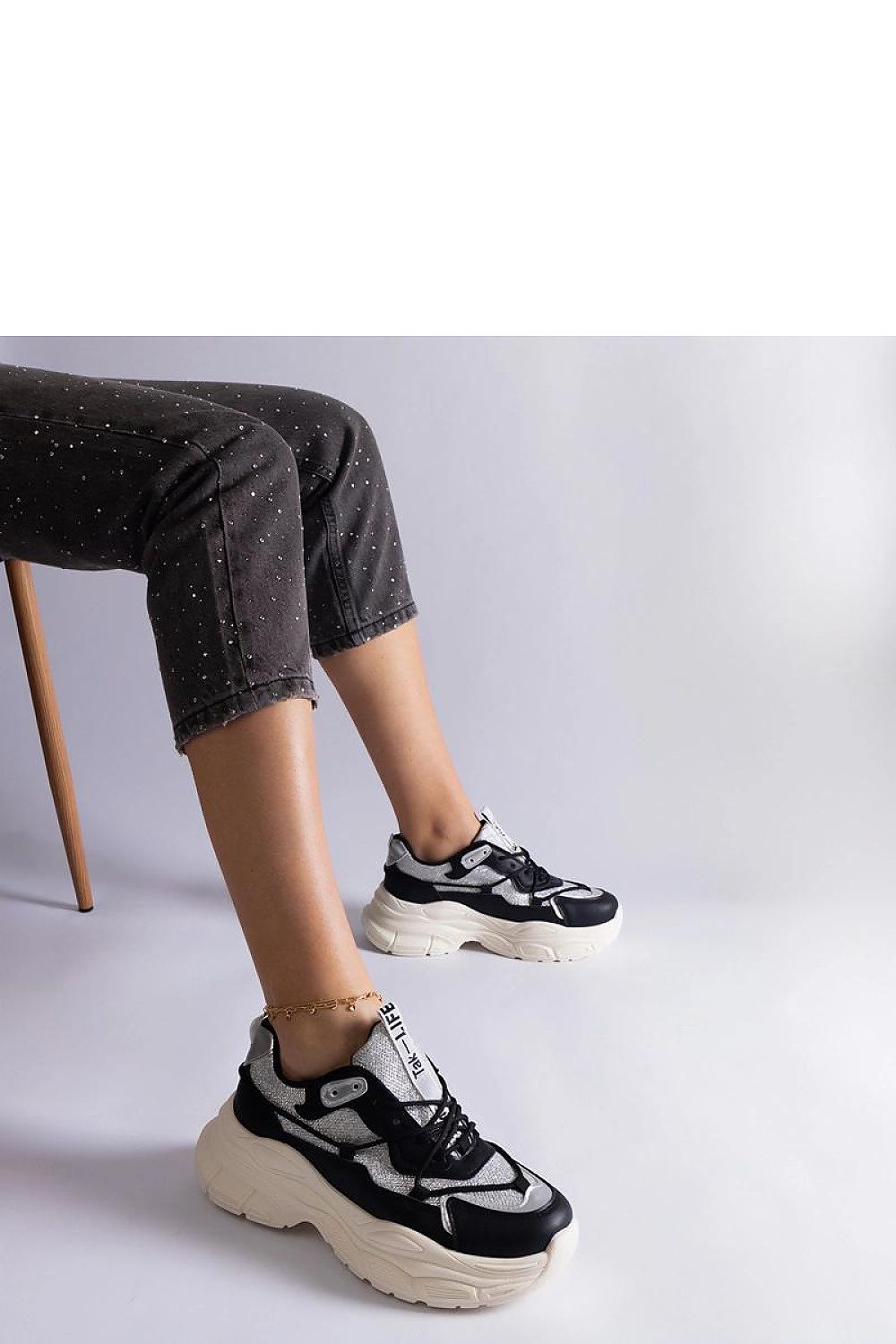 Baskets model 207150 Solea