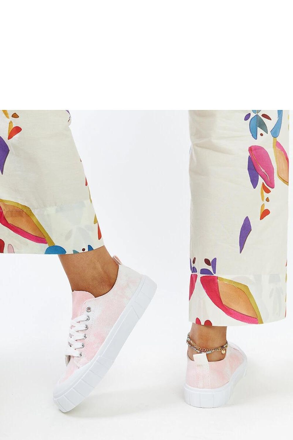 Baskets model 207366 Solea