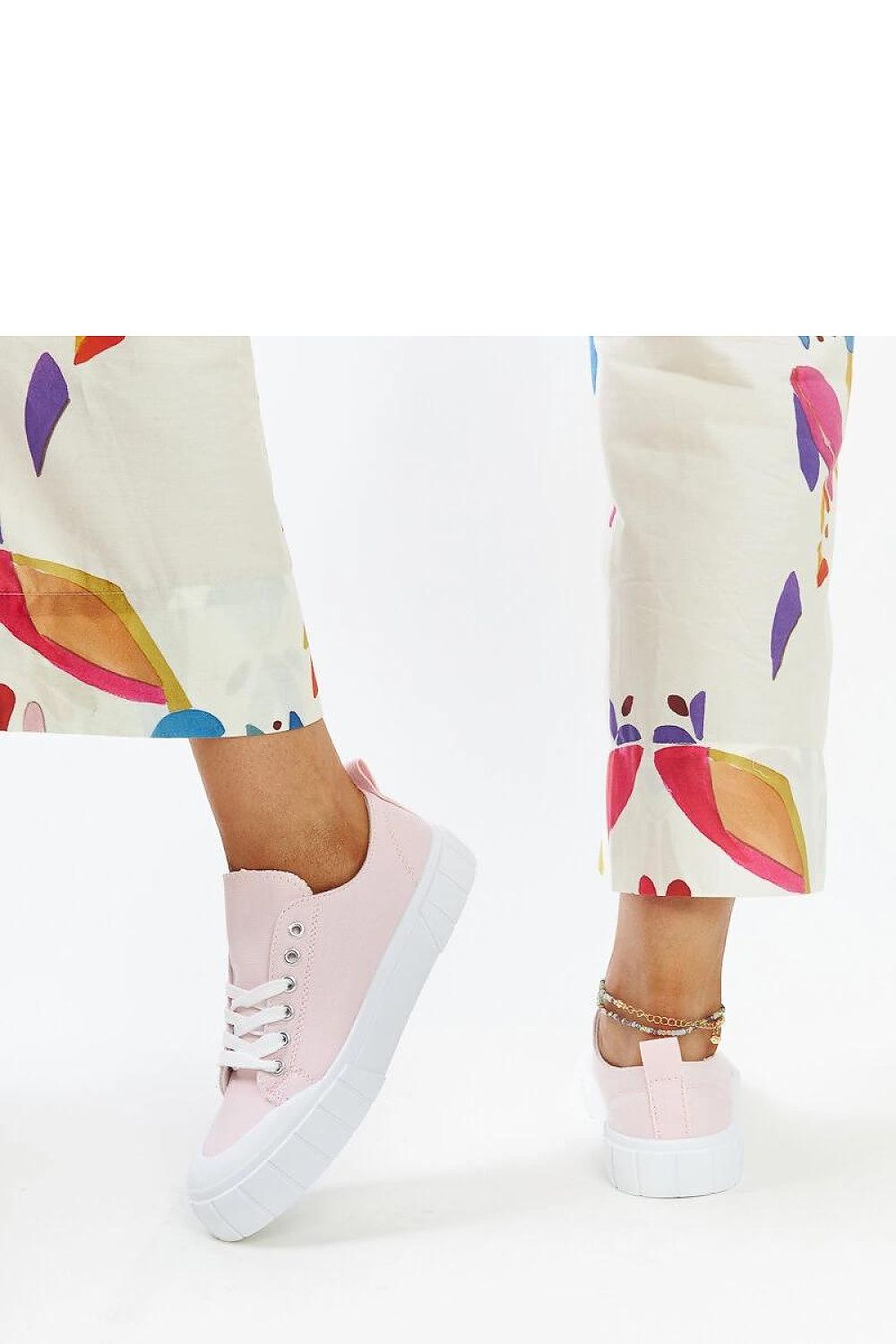 Baskets model 207371 Solea