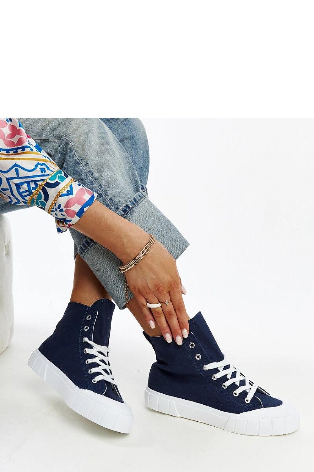 Baskets model 207387 Solea