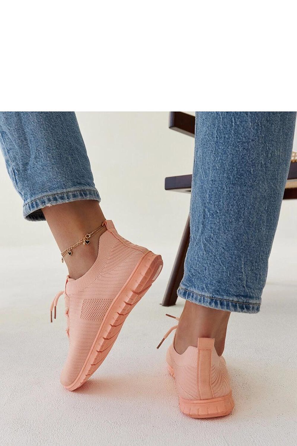 Baskets model 207530 Solea