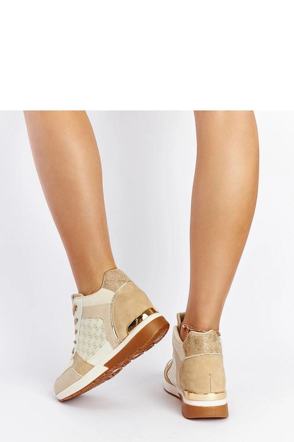 Baskets model 207555 Solea