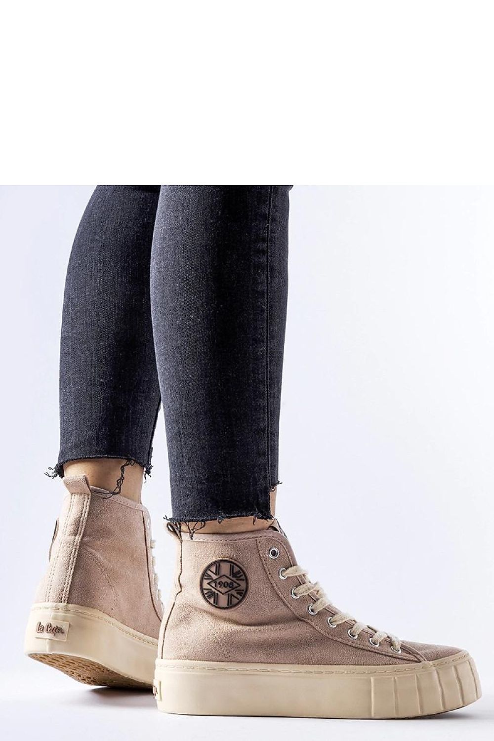 Baskets model 207650 Solea