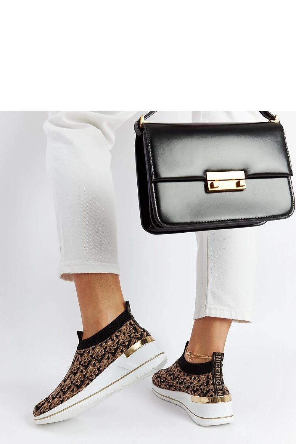 Baskets model 207749 Solea