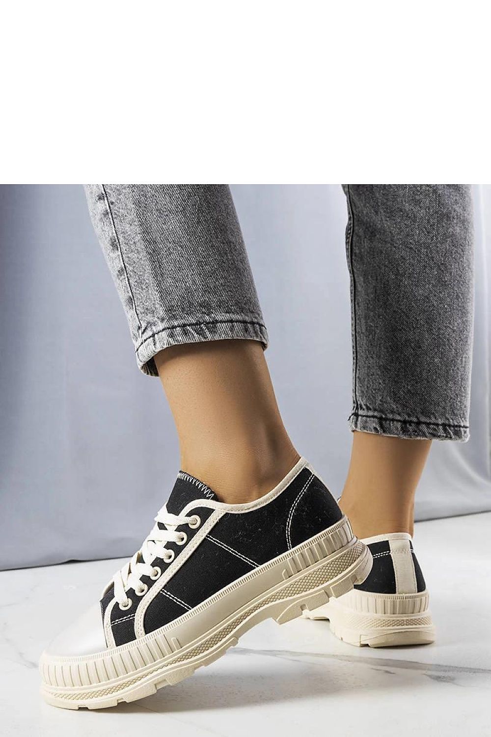 Baskets model 207997 Solea