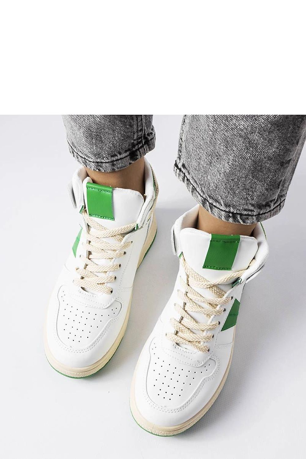 Baskets model 208010 Solea