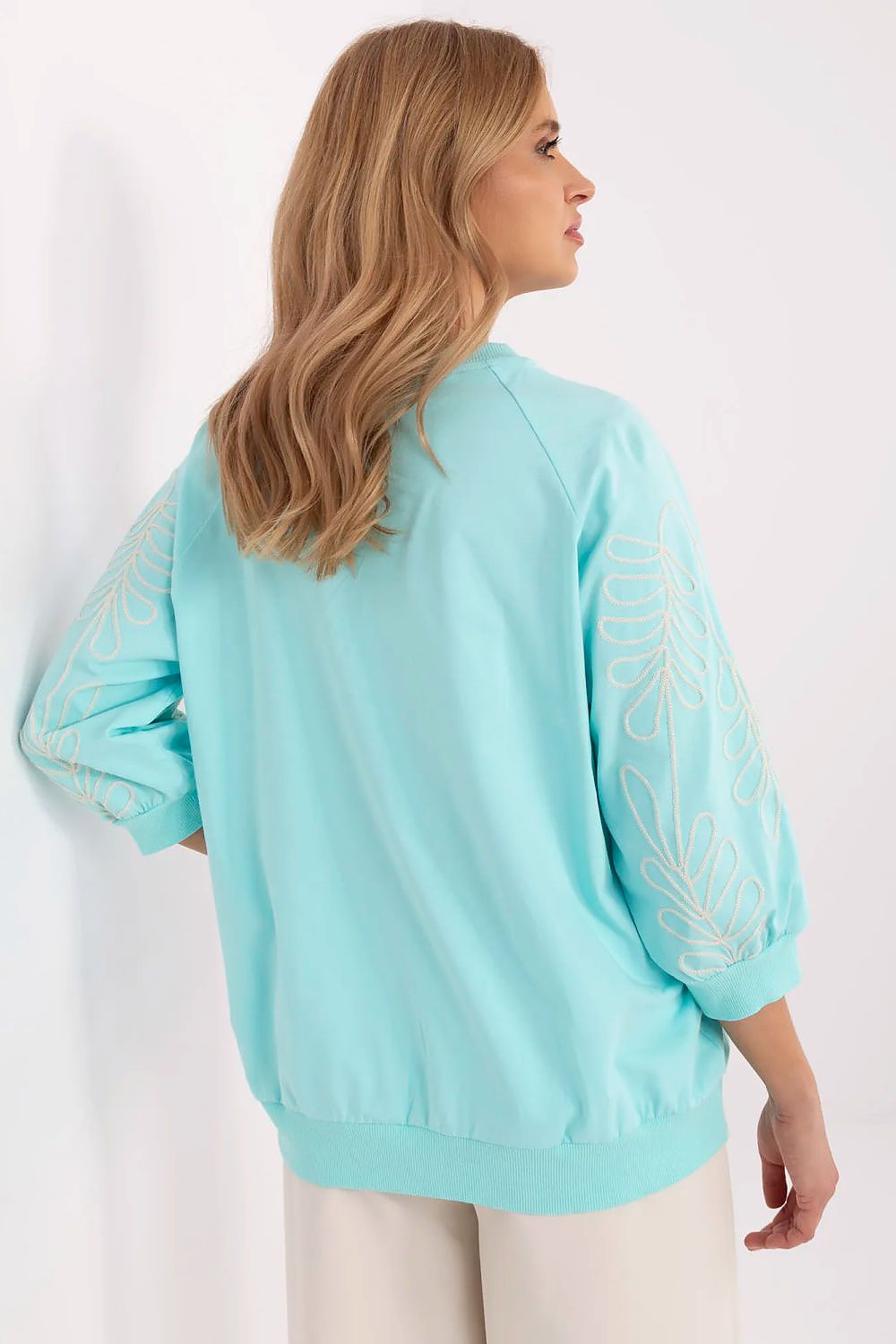 Sweatshirt model 209843 Relevance