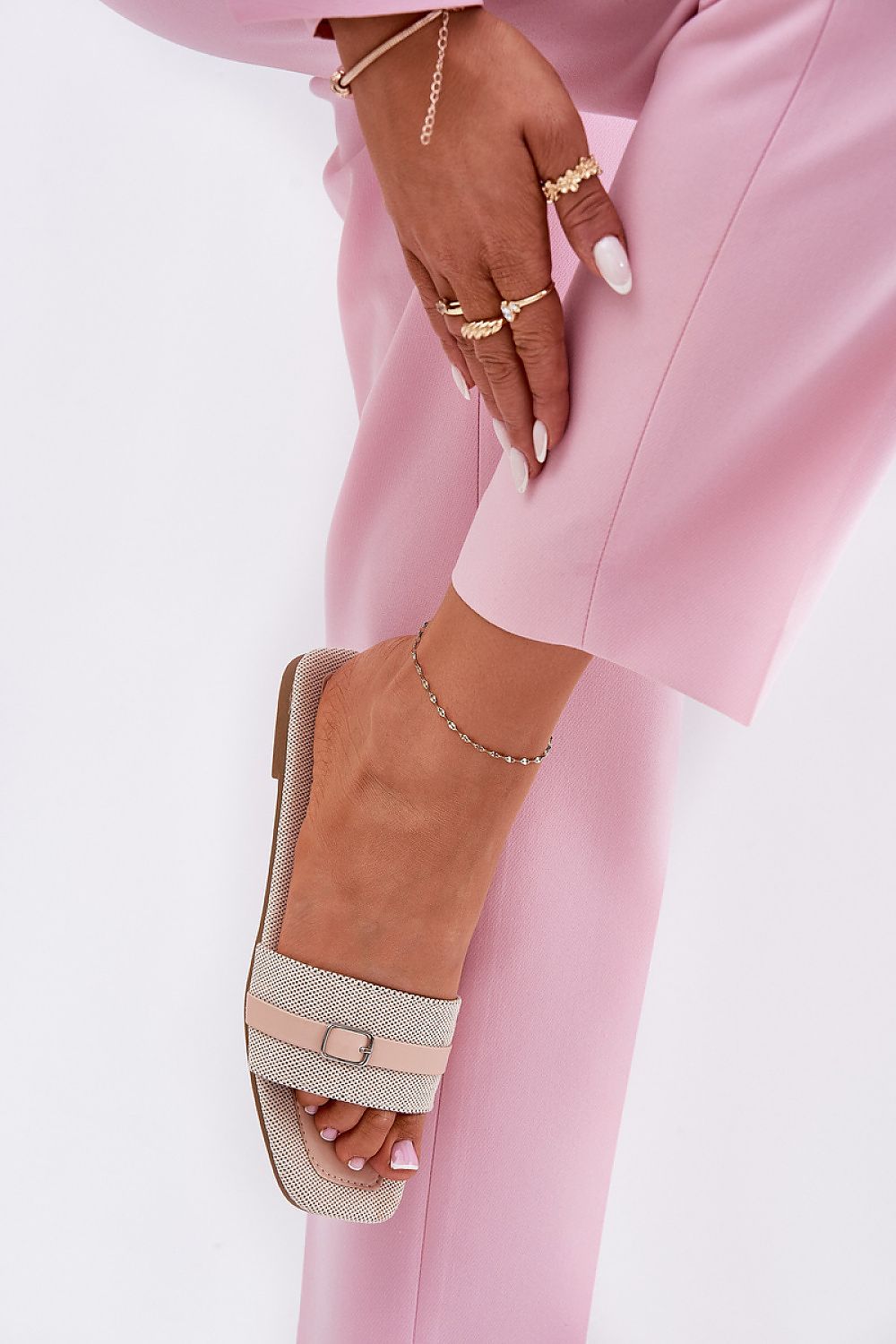 Clacquettes model 211699 Step in style