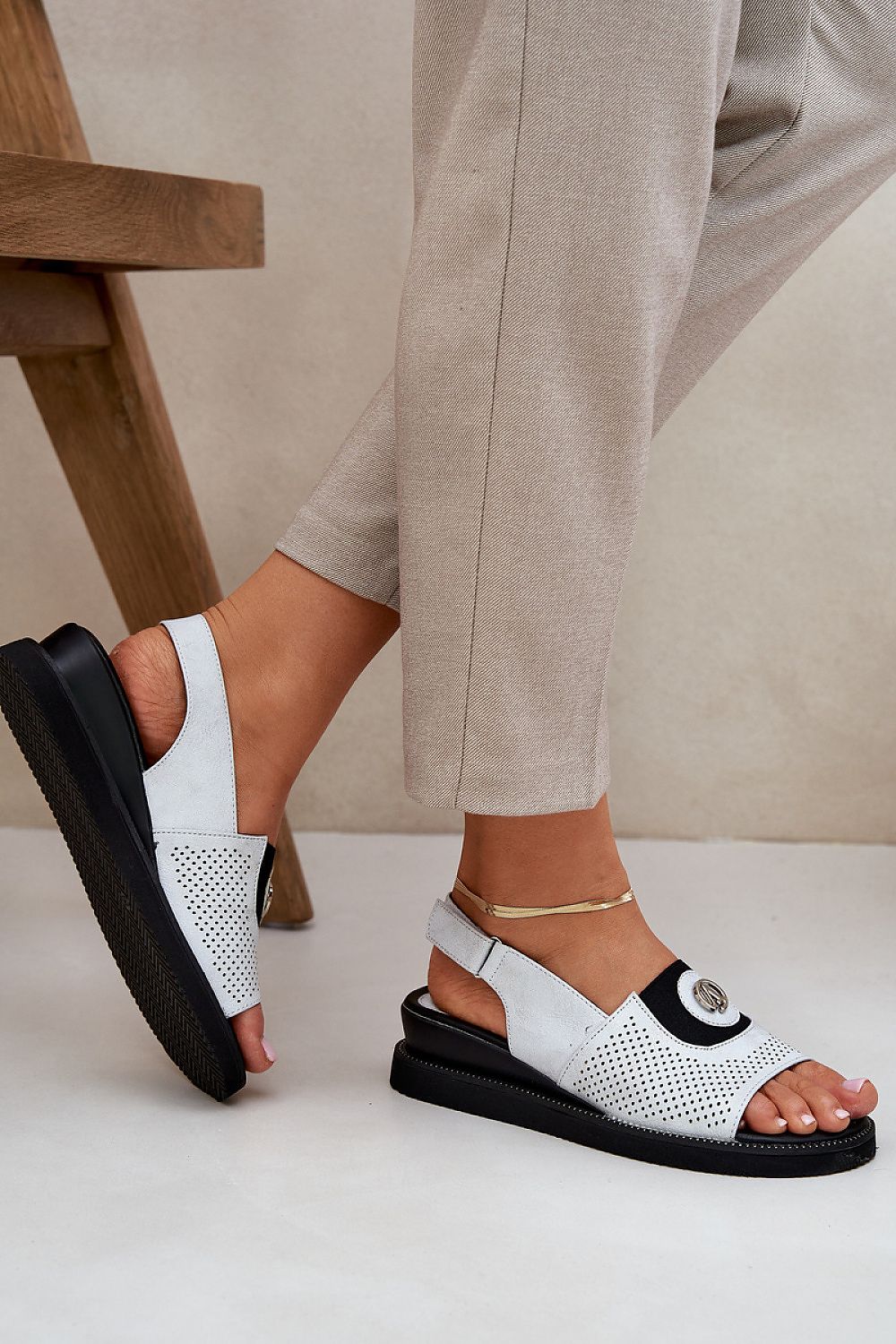 Cothurnes model 211718 Step in style