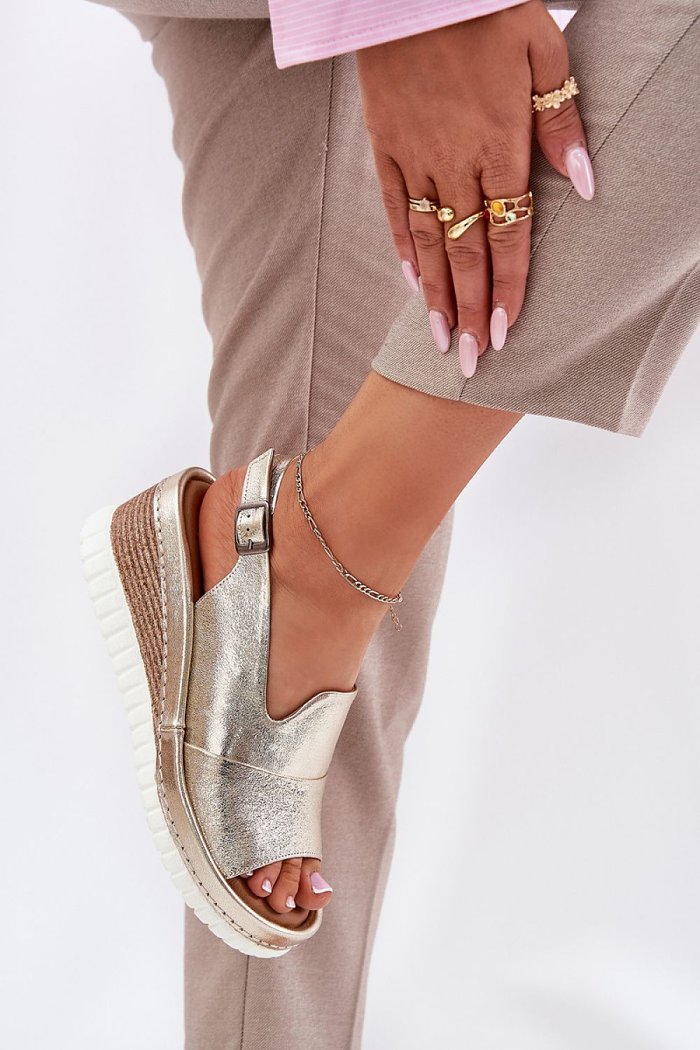 Cothurnes model 212899 Step in style