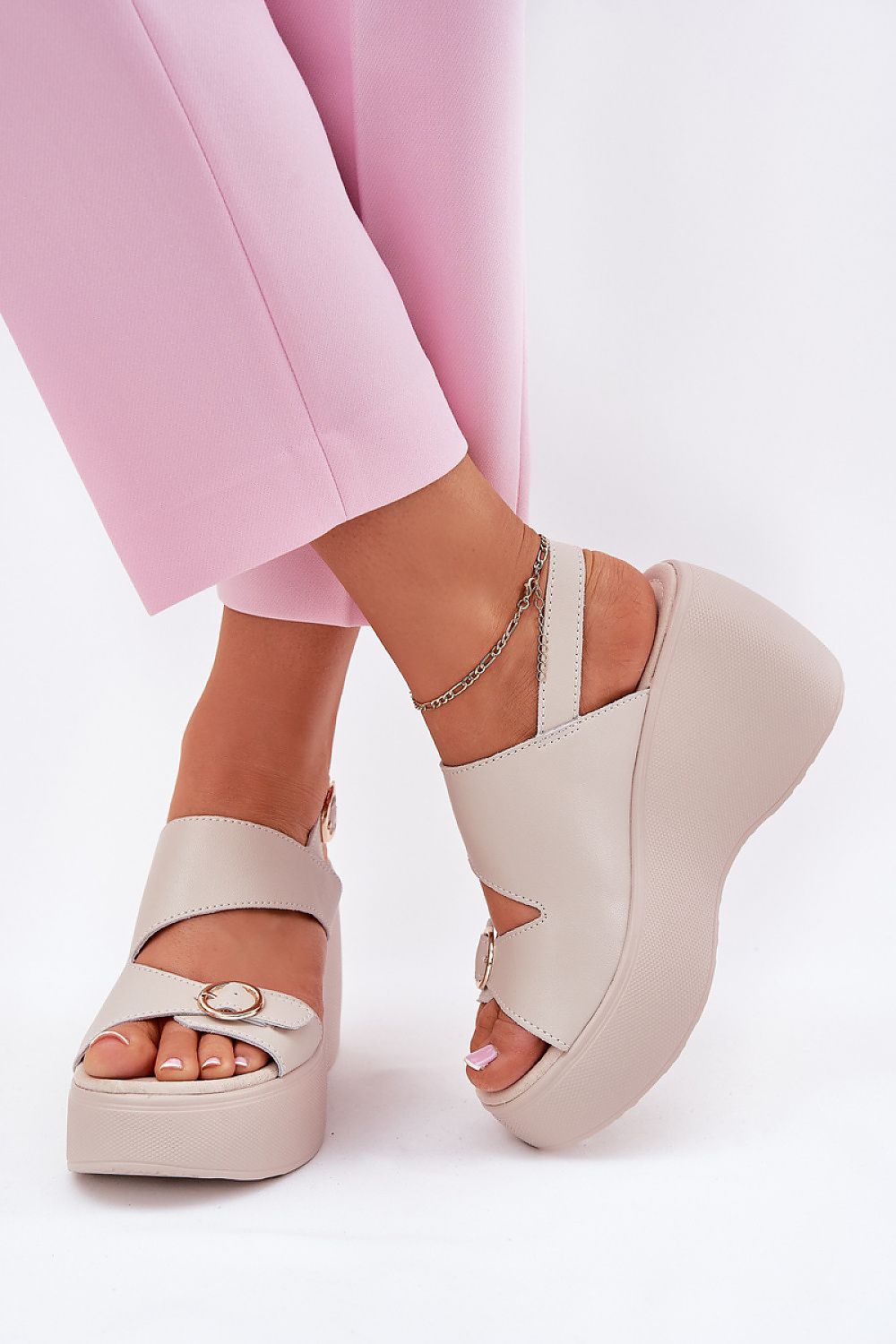 Cothurnes model 213460 Step in style