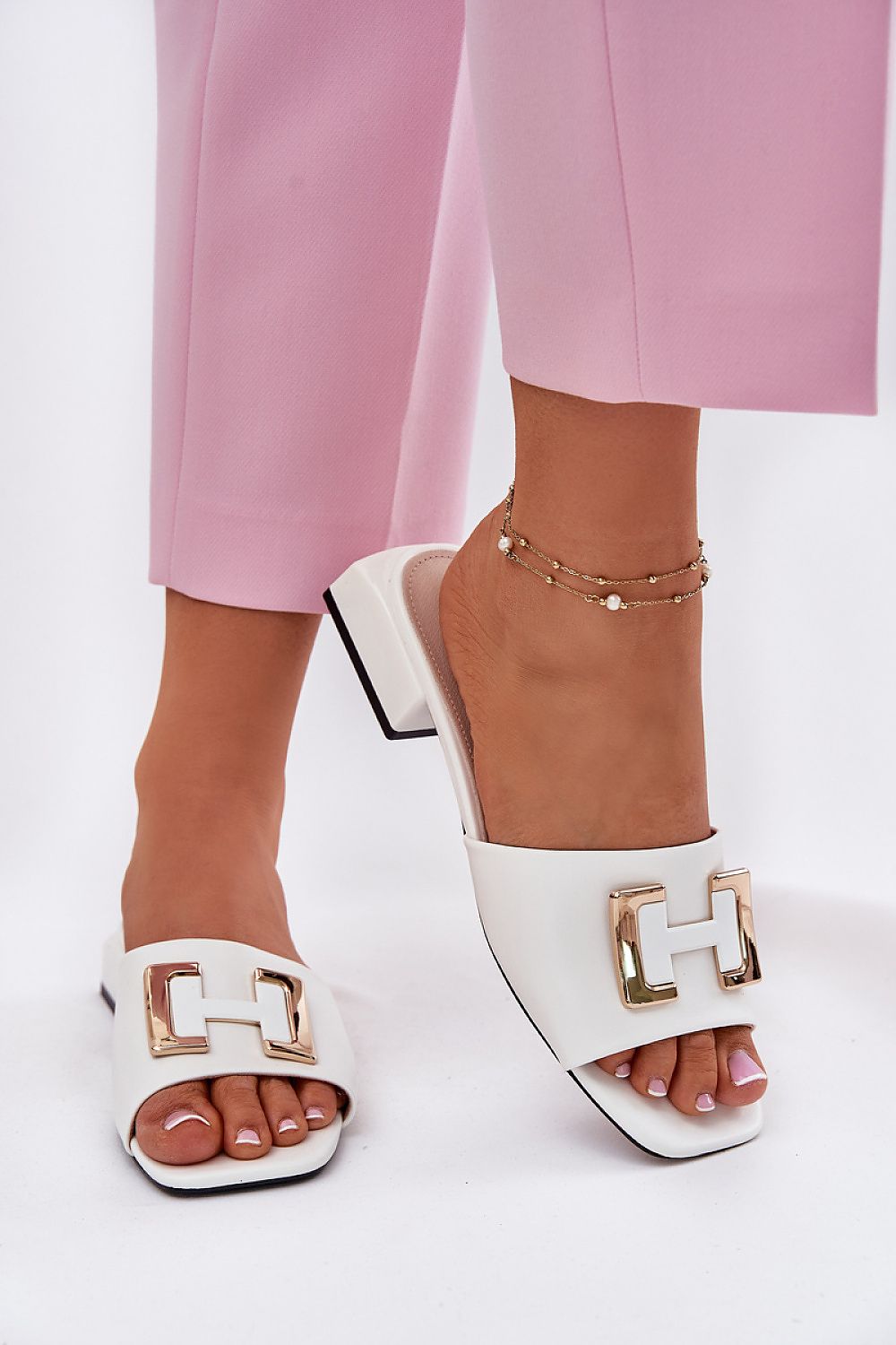 Clacquettes model 215982 Step in style