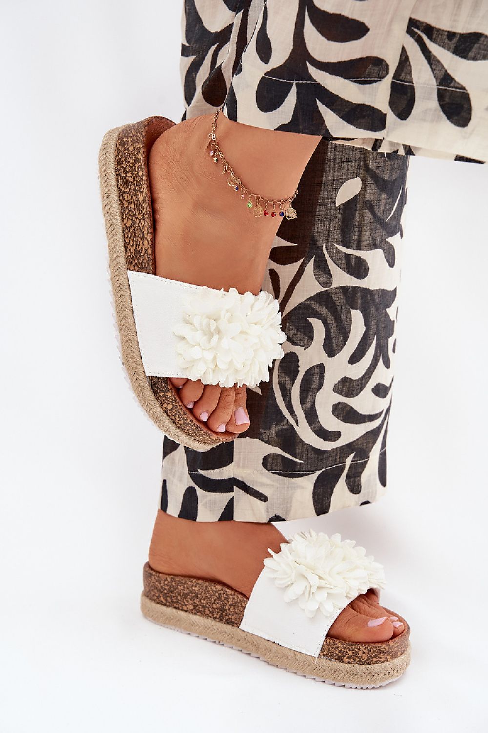 Clacquettes model 216068 Step in style