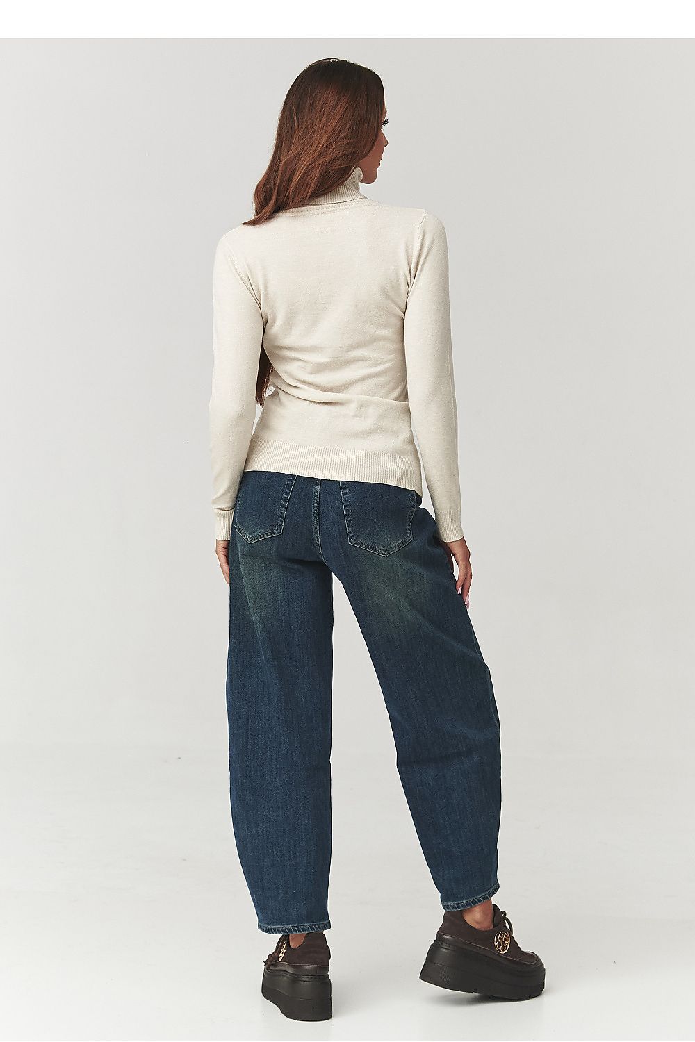 Col roulé model 219739 Makadamia