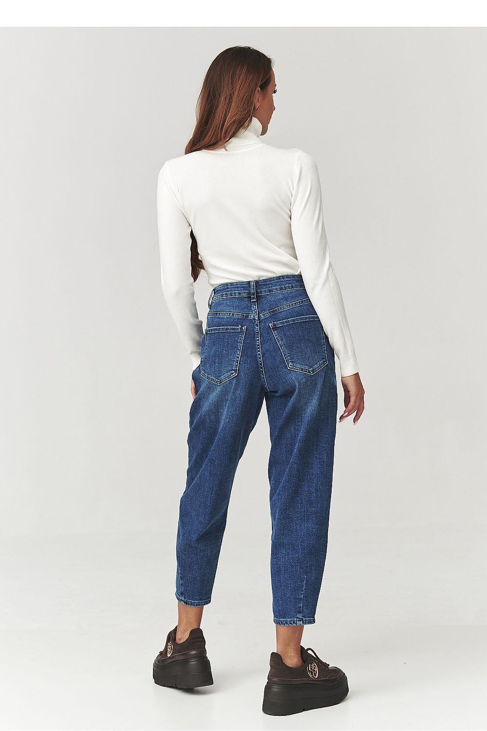 Col roulé model 219741 Makadamia