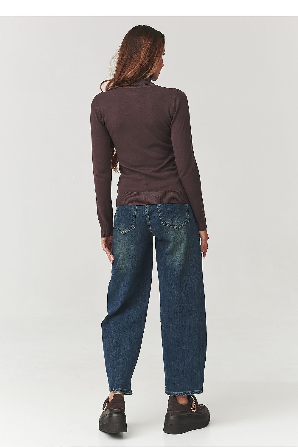 Col roulé model 219742 Makadamia