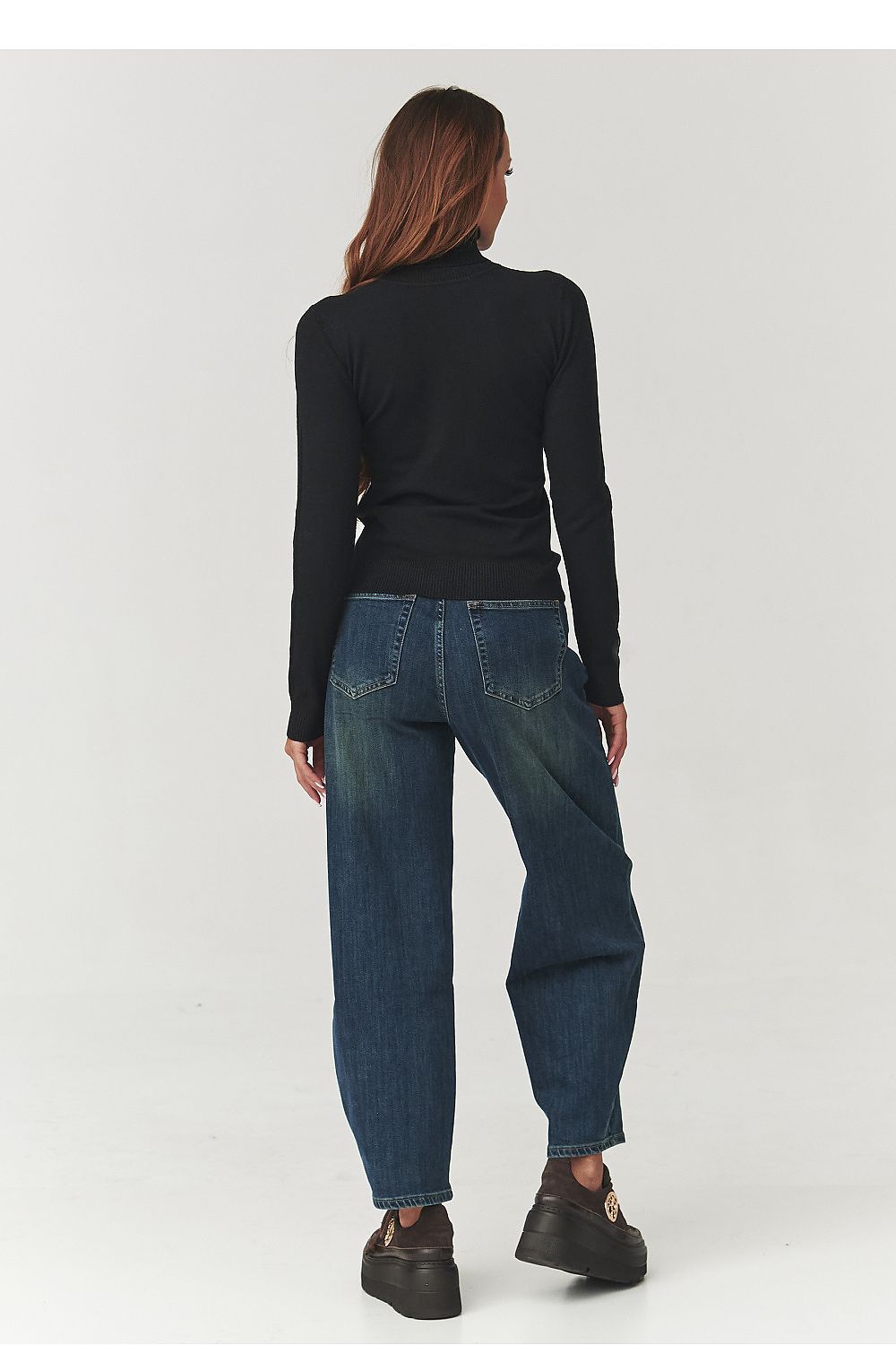 Col roulé model 219743 Makadamia