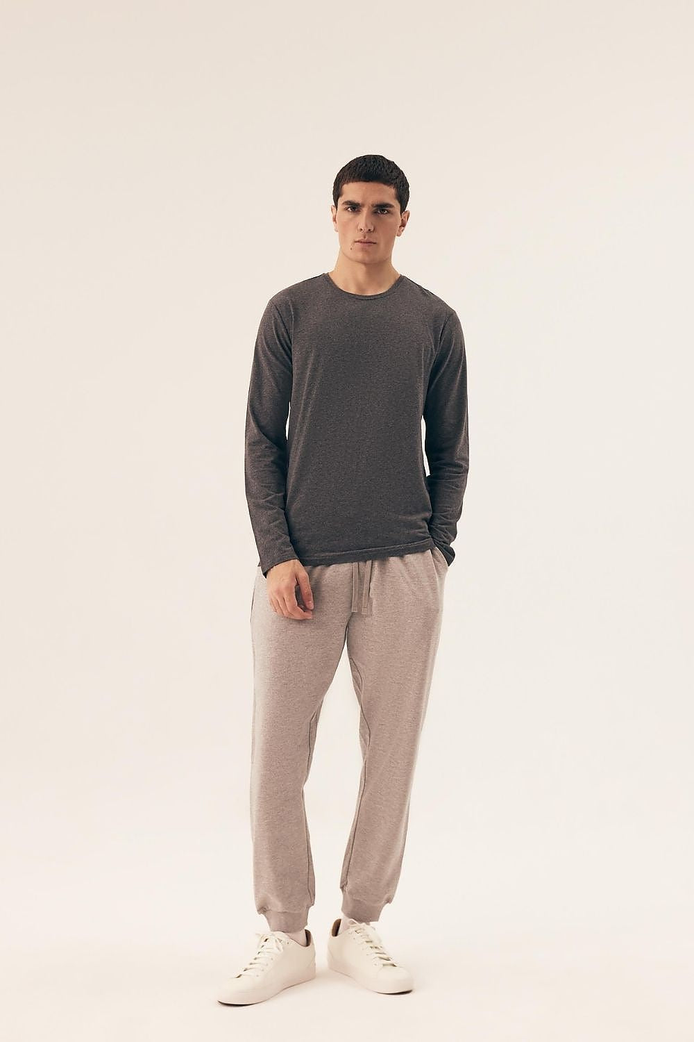 L`ensemble model 220974 Henderson