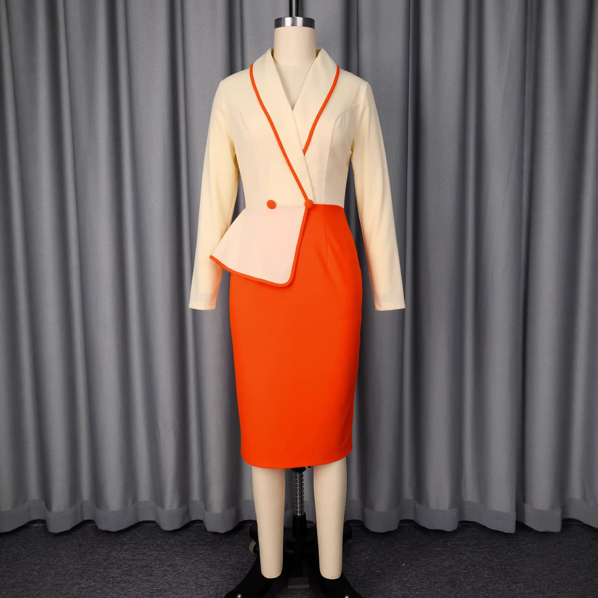 V-neck long sleeved slim fit hip hugging dress