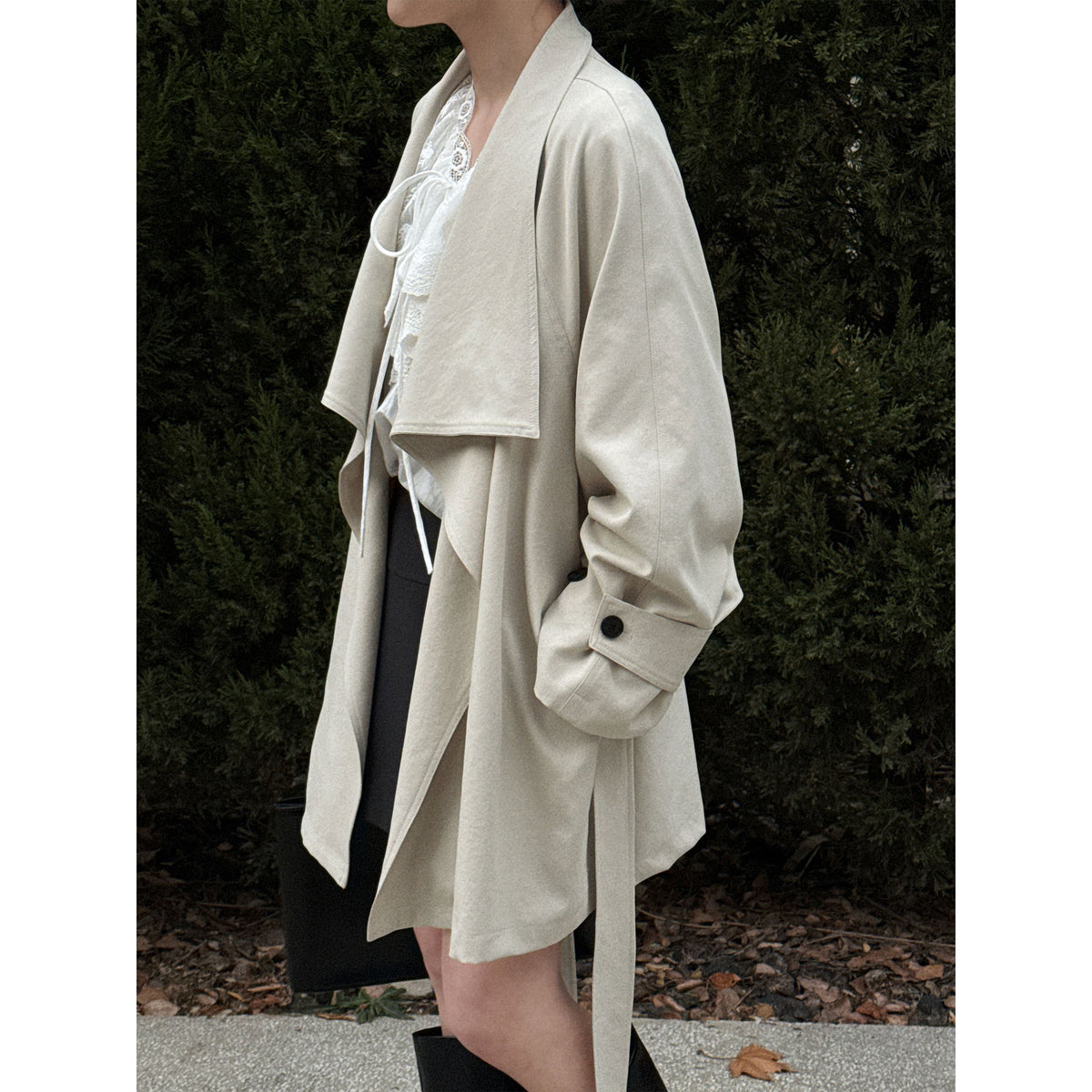 Retro Elegant High-End Silhouette Coat for Women with Windbreaker Outerwear