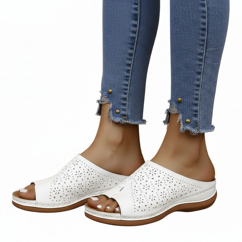 Sandales à talon compensé