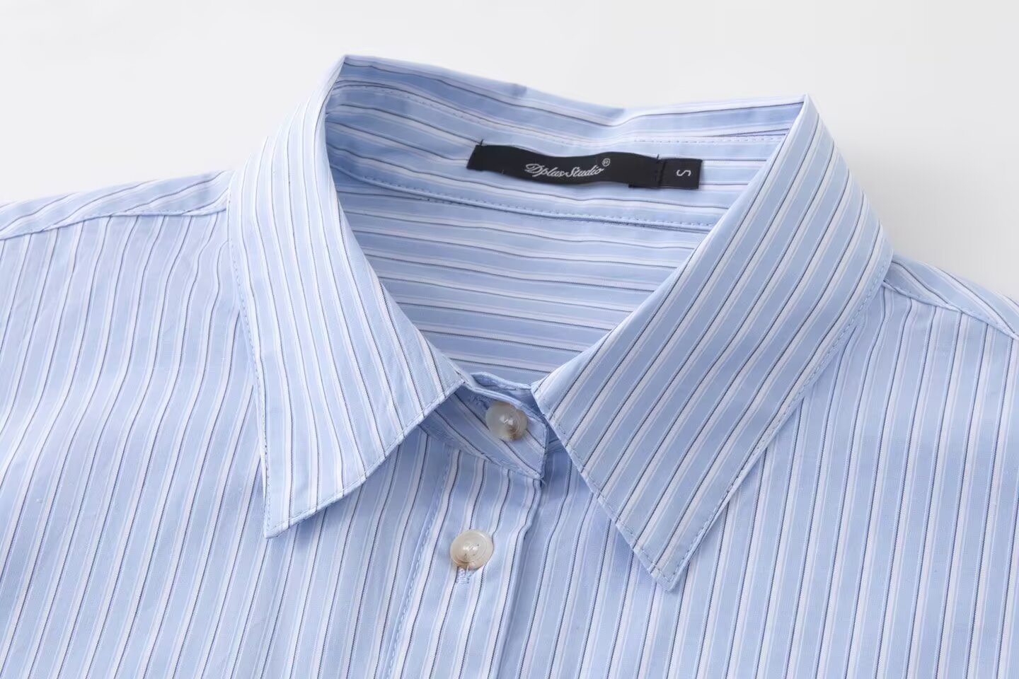 Loose collar long sleeved shirt