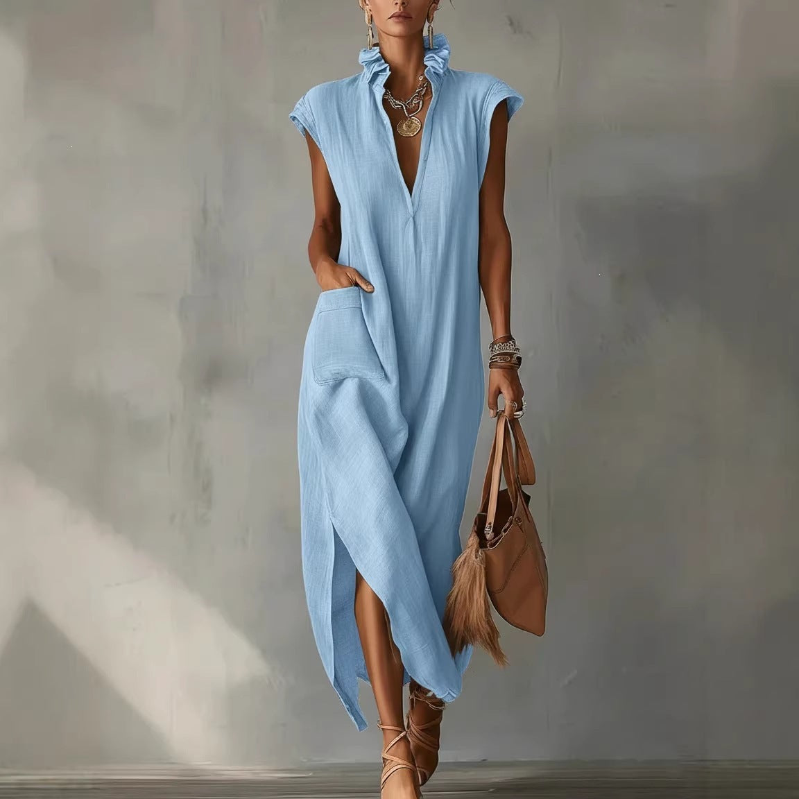 Sleeveless solid color loose V-neck casual women's dress