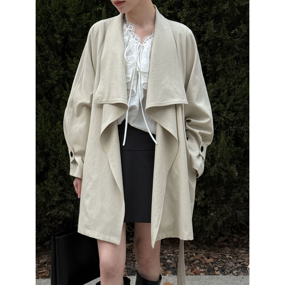 Retro Elegant High-End Silhouette Coat for Women with Windbreaker Outerwear