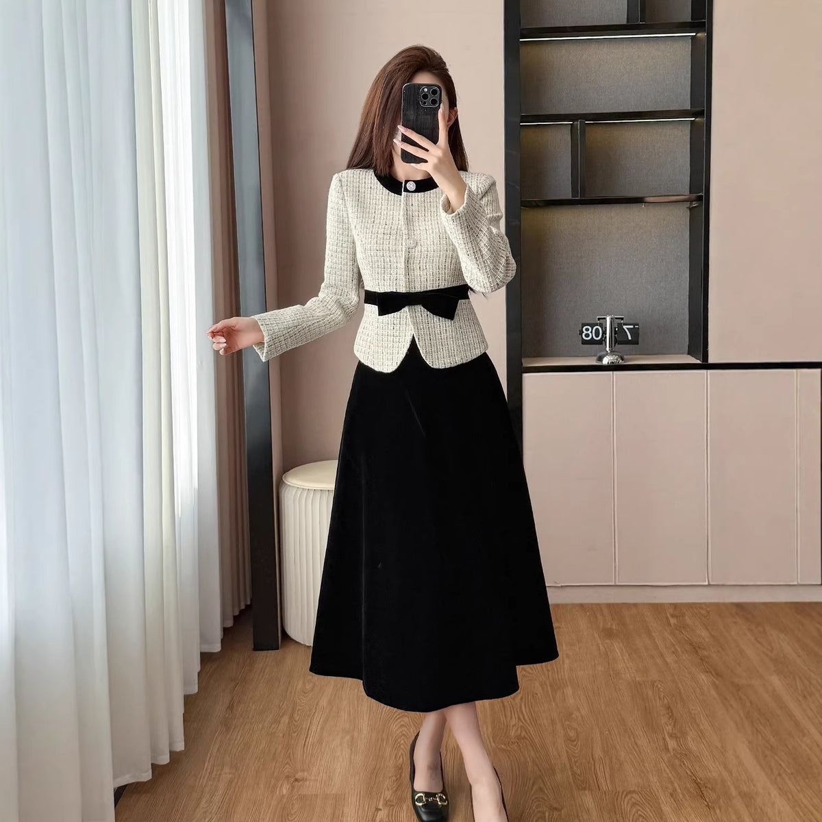 Chic Style Women's Outwear Set with Blazer and Skirt, Autumn/Winter Fashion Look, Elegant Top and Skirt Ensemble