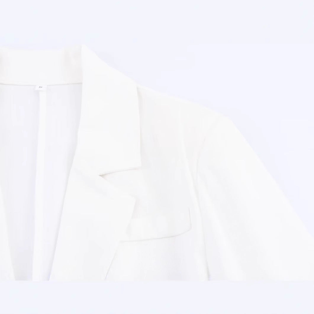 Collar long sleeved single breasted white loose jacket for women