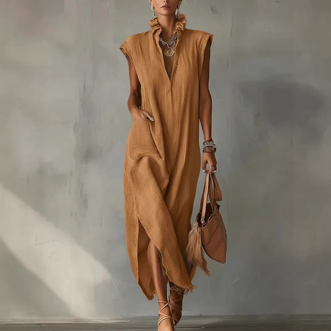 Sleeveless solid color loose V-neck casual women's dress