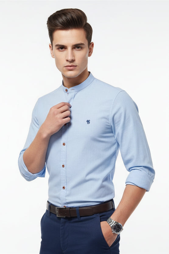 Chemise à boutons brodée