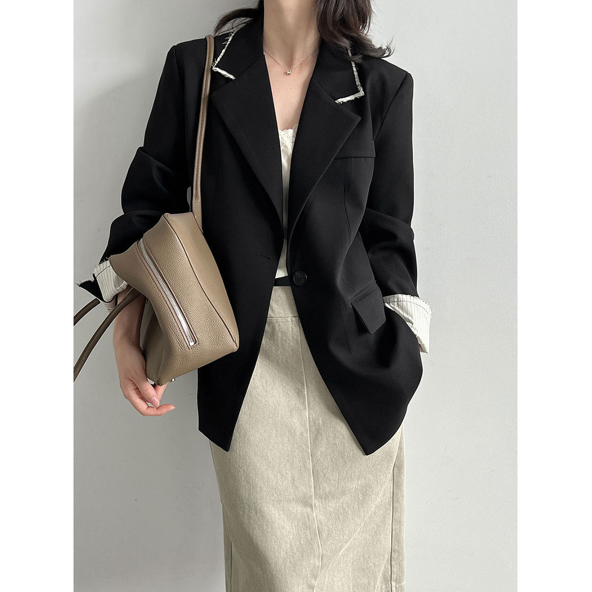 Chic Color-Blocking Raw Edge Notch Lapel Blazer for Women, Fashionable Office Wear, Versatile Outerwear