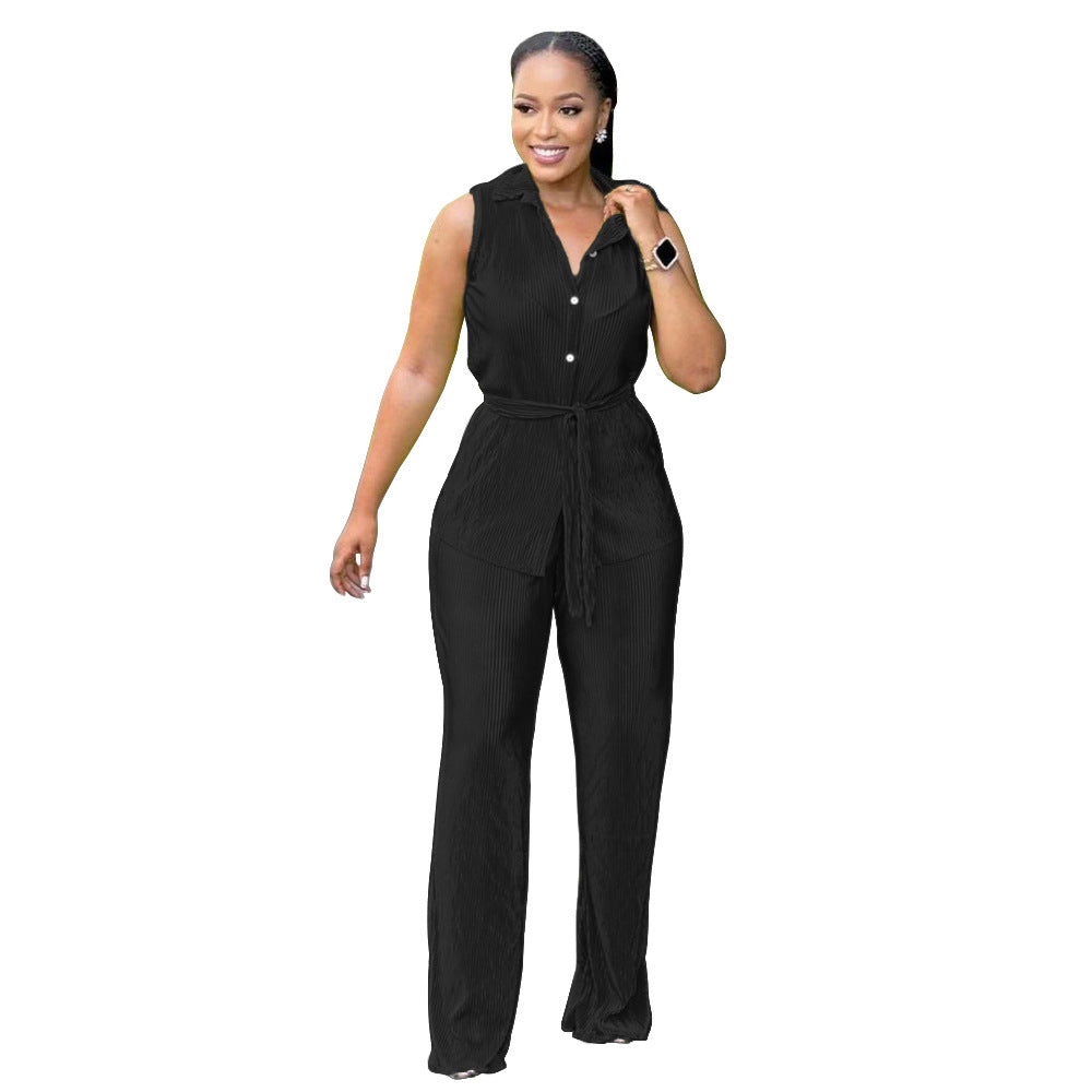 Sleeveless pleated suit