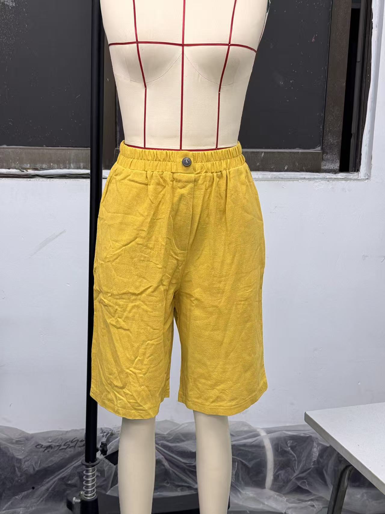 Casual Solid Color Mid-Waist Linen-Like Shorts for Women Summer Fashion Short Pants