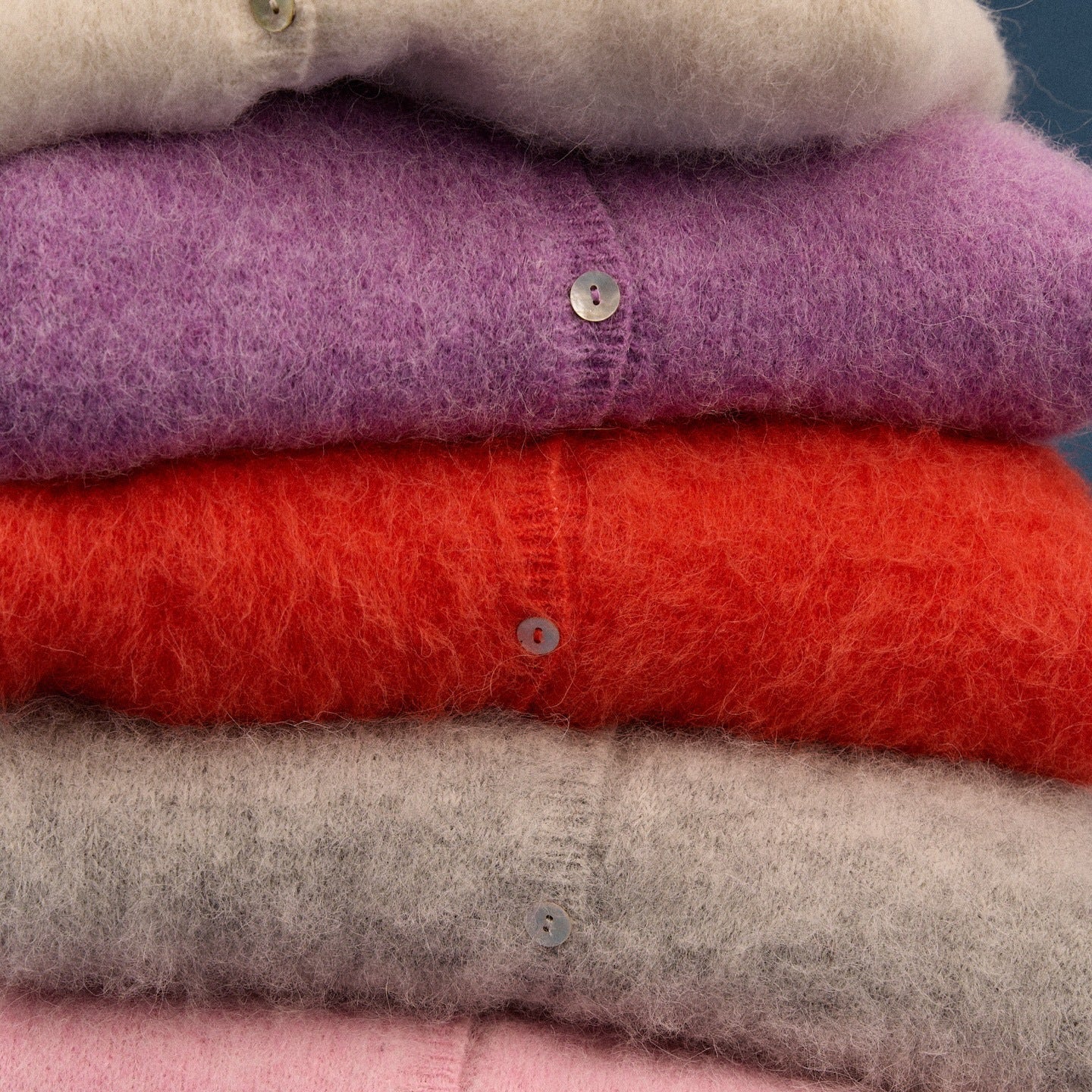 Laid-back Style Wool-Blended Cardigan for Women Knit Short Jacket Soft Long Sleeve Sweater
