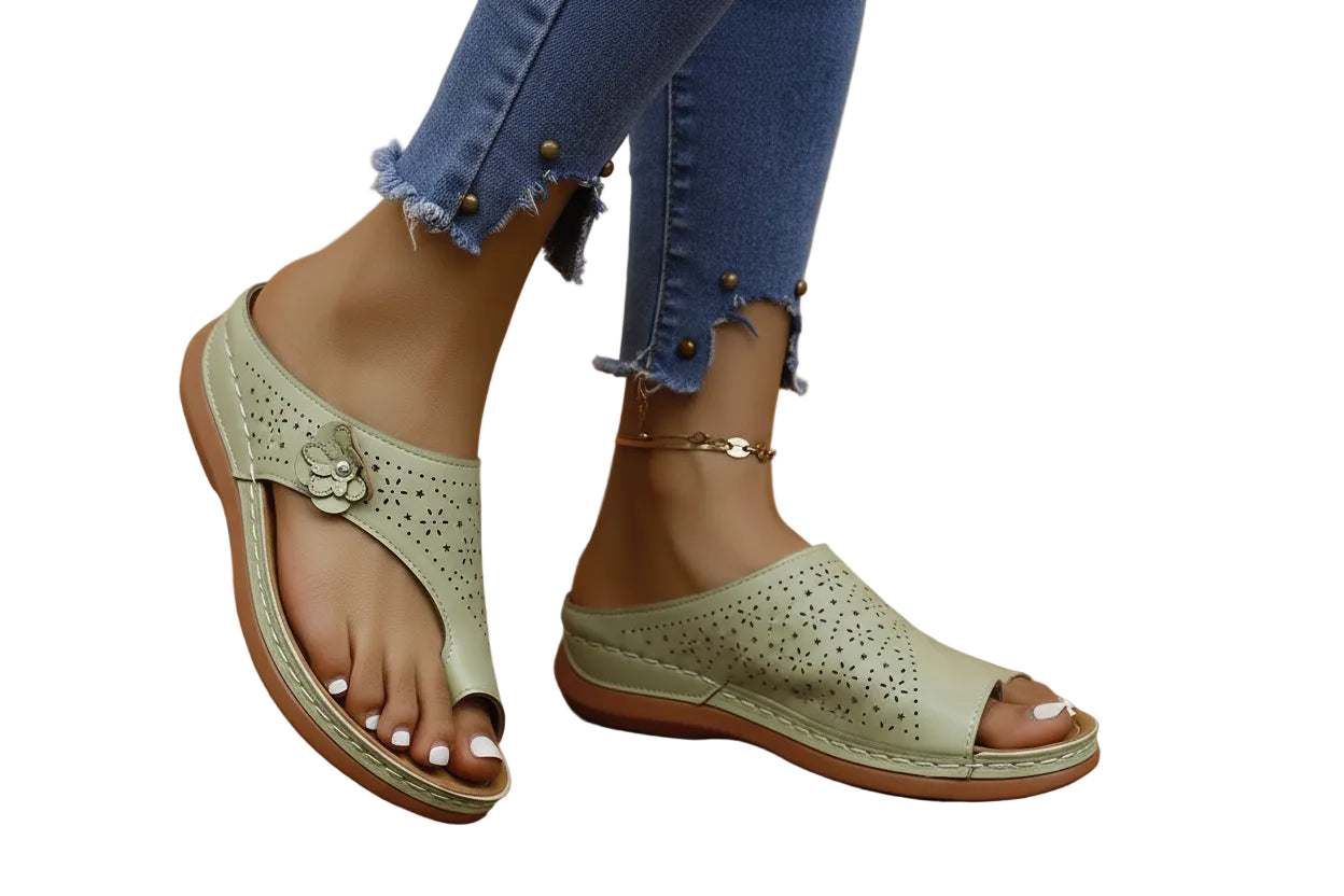 Sandales à talon compensé