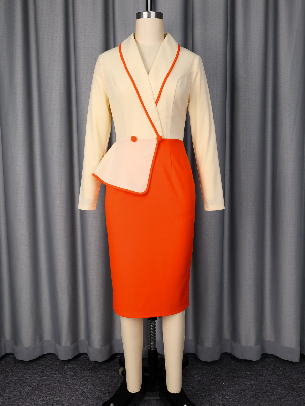 V-neck long sleeved slim fit hip hugging dress