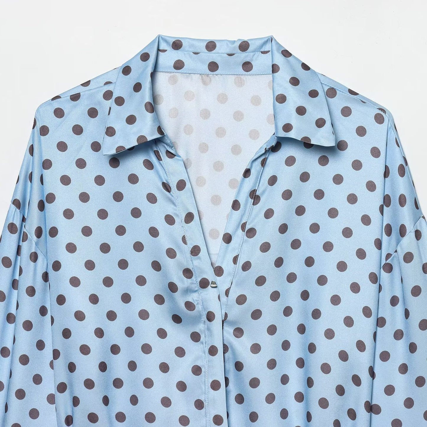 Long sleeved collar with belt satin shirt