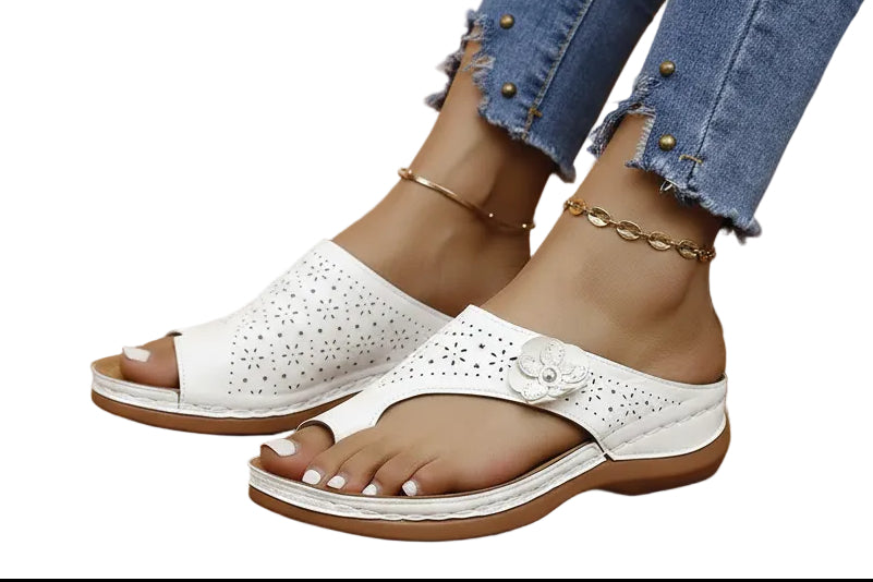 Sandales à talon compensé