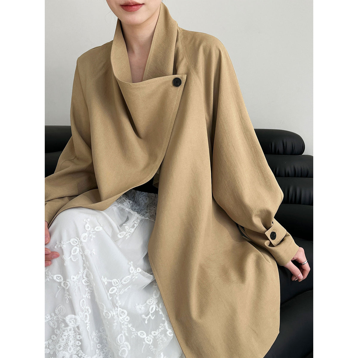 Retro Elegant High-End Silhouette Coat for Women with Windbreaker Outerwear