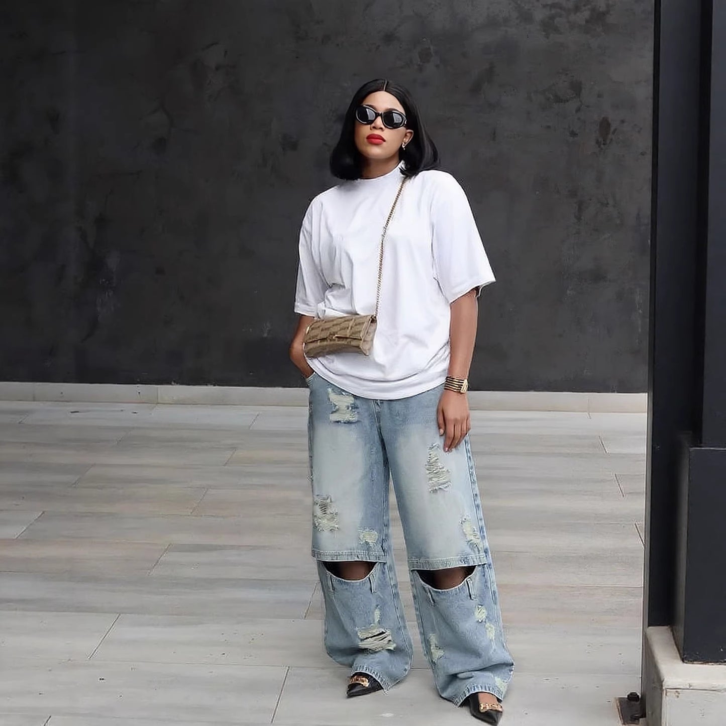 Street Style Ripped Knee Distressed Light Wash Denim Jeans