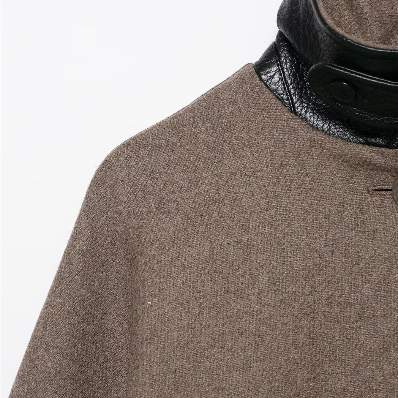 Blended layered decorative contrasting collar coat