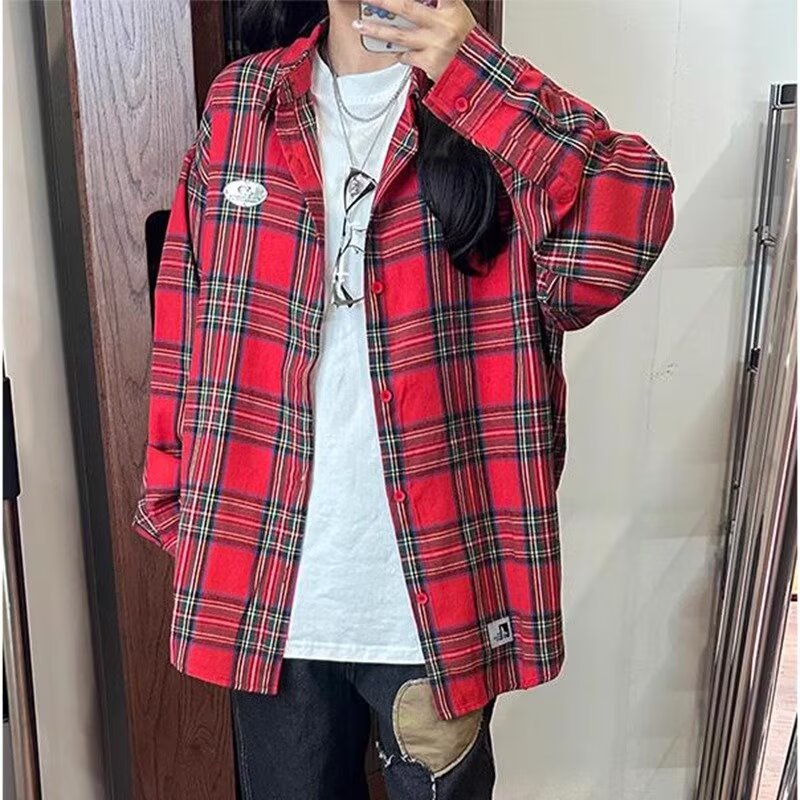 Long sleeved checkered shirt for men in spring and autumn