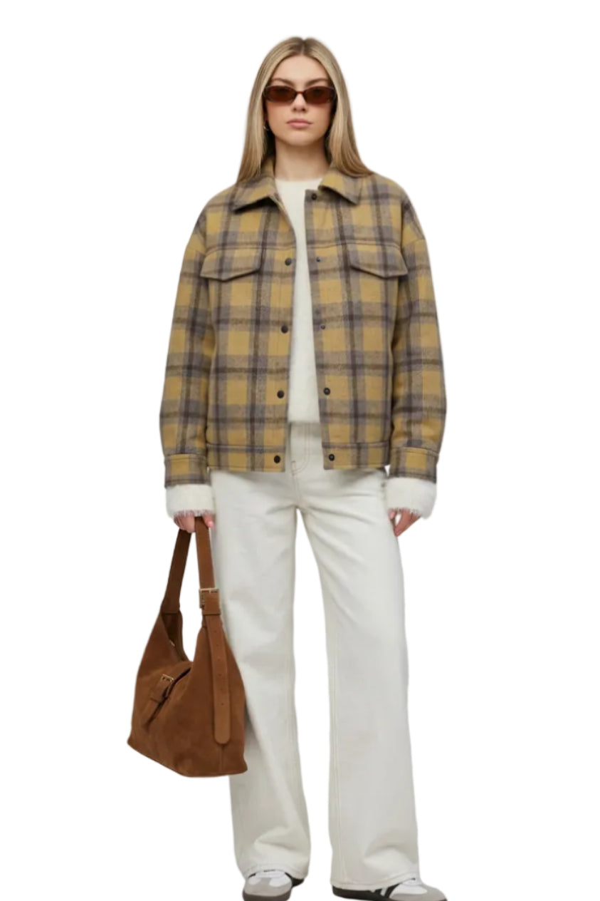 Veste.