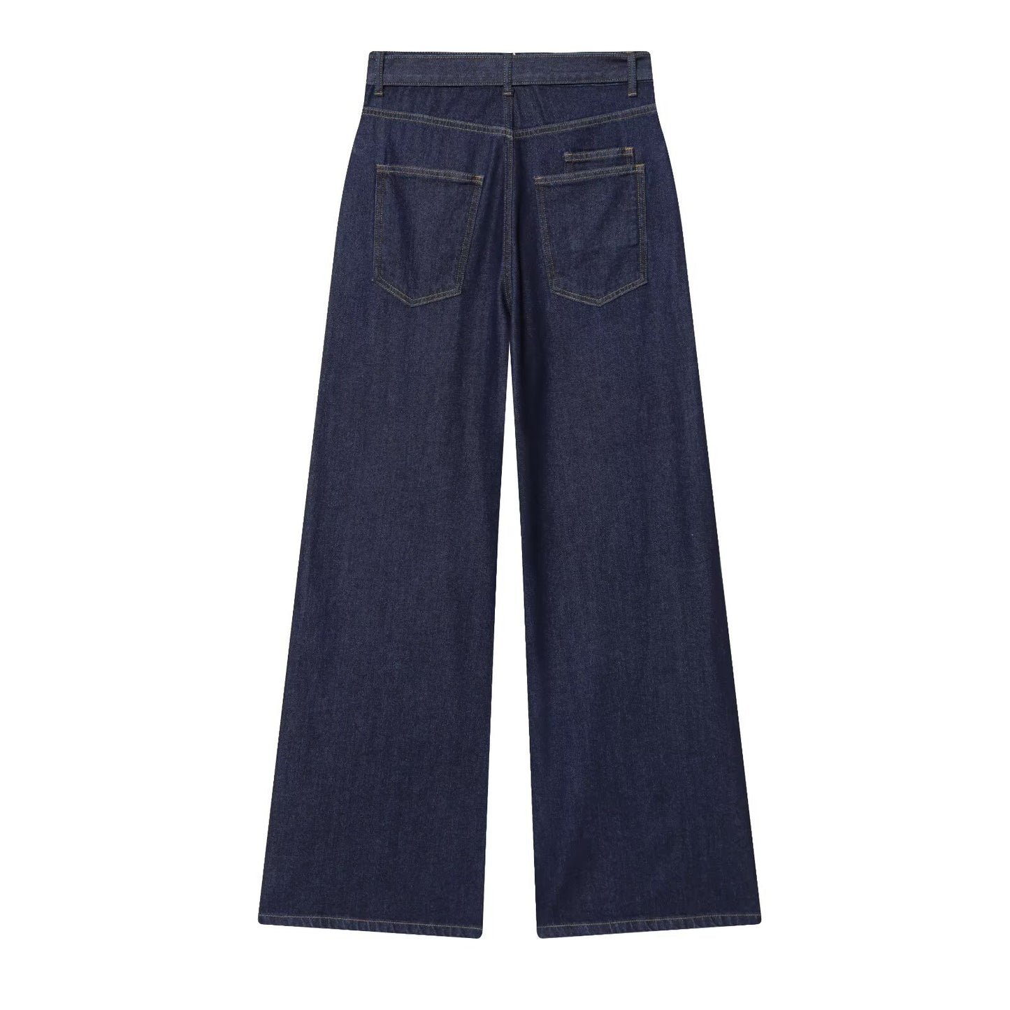 Casual style with waistband and high waisted jeans