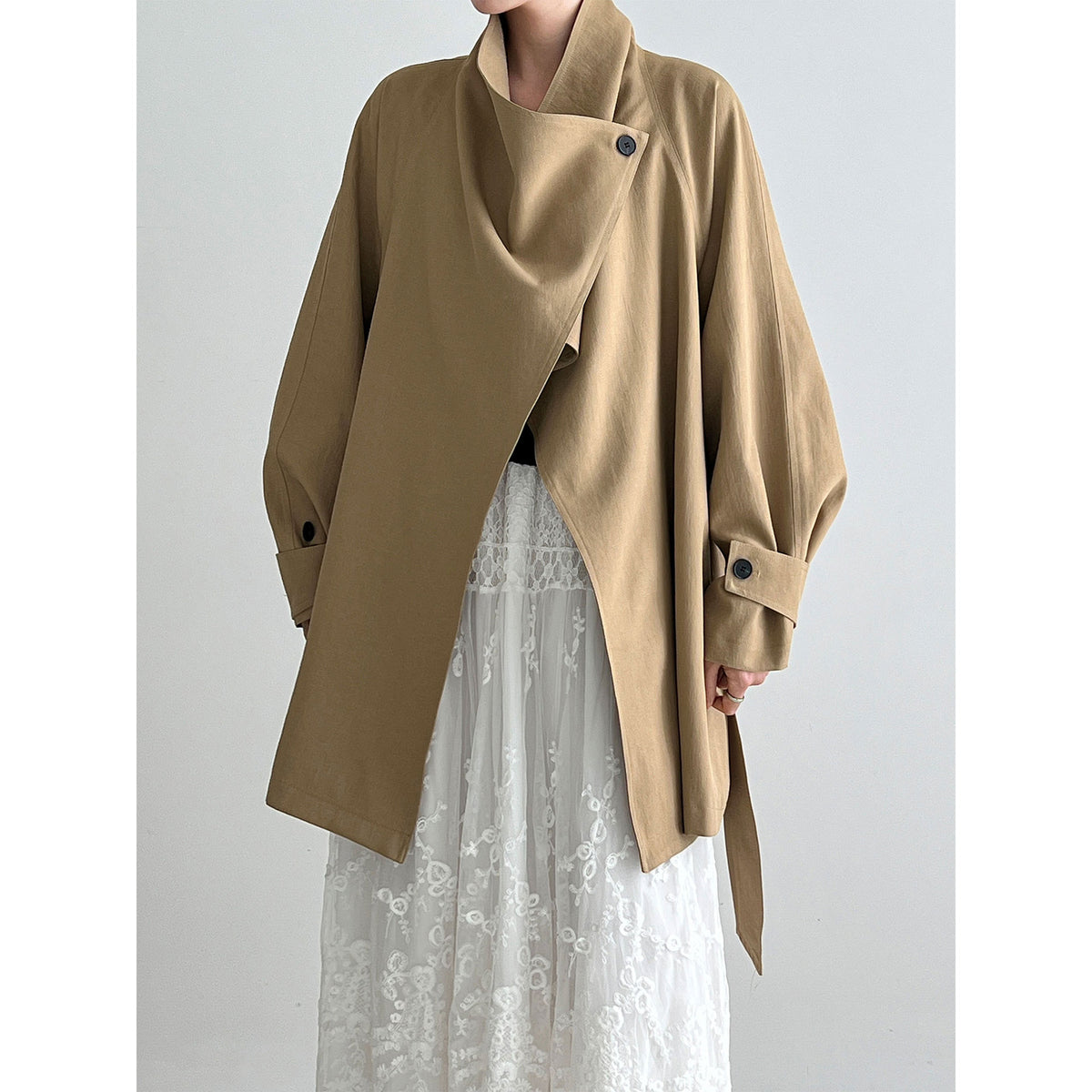 Retro Elegant High-End Silhouette Coat for Women with Windbreaker Outerwear
