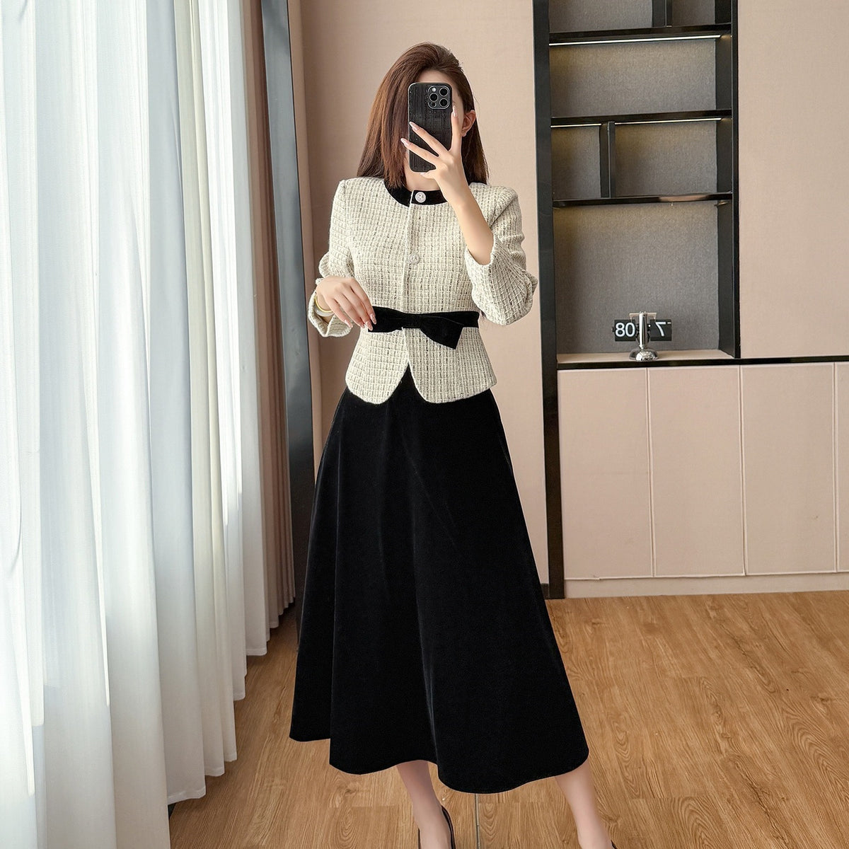 Chic Style Women's Outwear Set with Blazer and Skirt, Autumn/Winter Fashion Look, Elegant Top and Skirt Ensemble
